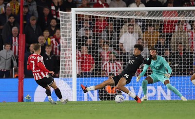 080926 - Southampton v Swansea City, EFL Sky Bet Championship - Leo Scienza of Southampton shoots to score the third goal