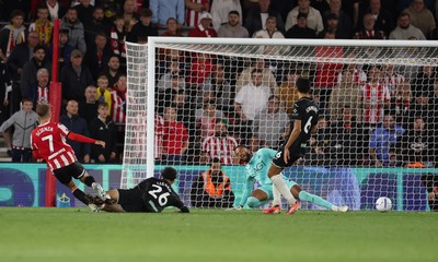 080926 - Southampton v Swansea City, EFL Sky Bet Championship - Leo Scienza of Southampton shoots to score the third goal