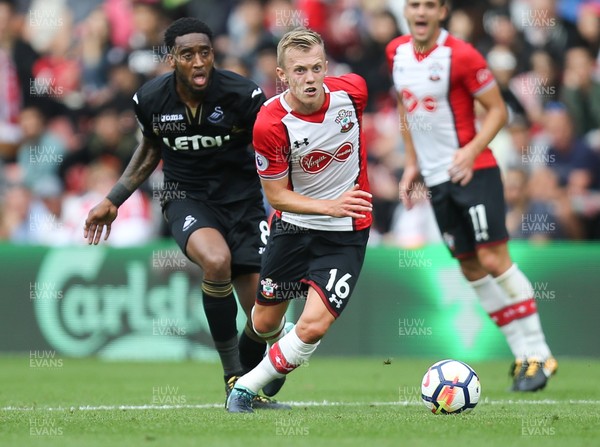 120817 - Southampton v Swansea City, Premier League - James Ward-Prowse of Southampton is pressured by Leroy Fer of Swansea City