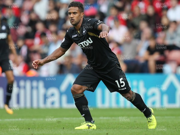 120817 - Southampton v Swansea City, Premier League - Wayne Routledge of Swansea City