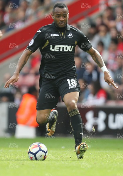 120817 - Southampton v Swansea City, Premier League - Jordan Ayew of Swansea City