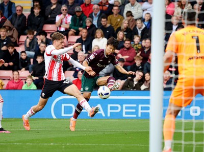 181025 - Southampton v Swansea City - Sky Bet Championship - Eom Ji-Sung of Swansea City