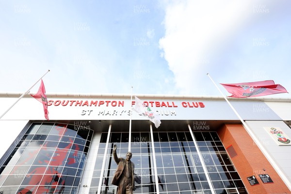 181025 - Southampton v Swansea City - Sky Bet Championship - General view of St Mary’s Stadium