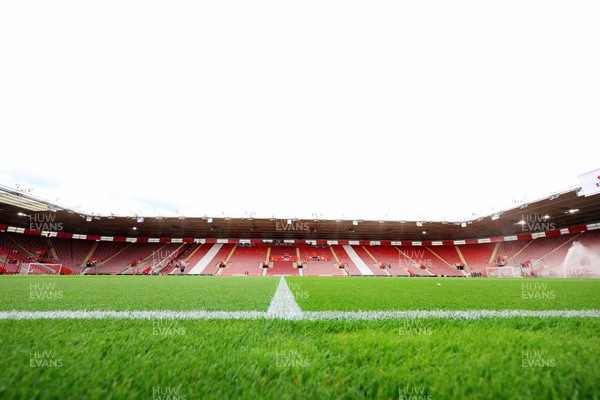 181025 - Southampton v Swansea City - Sky Bet Championship - General view of St Mary’s Stadium
