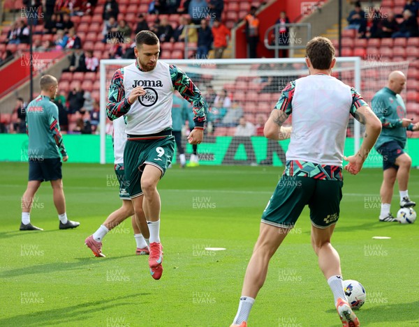 181025 - Southampton v Swansea City - Sky Bet Championship - Zan Vipotnik of Swansea City