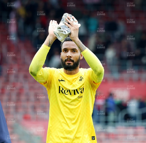 181025 - Southampton v Swansea City - Sky Bet Championship - Lawrence Vigouroux of Swansea City applauds fans
