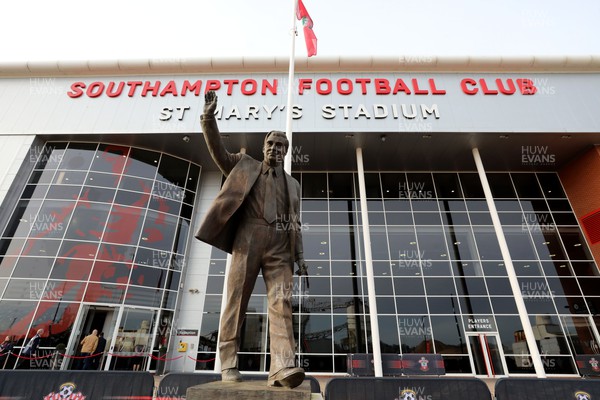 261223 - Southampton v Swansea City - Sky Bet Championship - A general view of St Mary's Stadium with the statue of Ted Bates