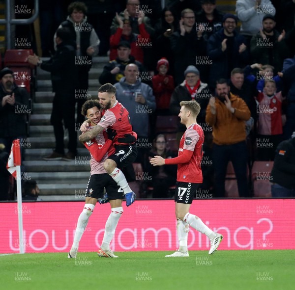 261223 - Southampton v Swansea City - Sky Bet Championship - Southampton's Samuel Edozie celebrates his goal