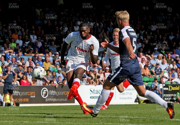 060816 - Southend United FC vs Gillingham FC -  EFL SkyBet League 1 -Jay Emmanuel Thomas of Gillingham goes close with a great effort