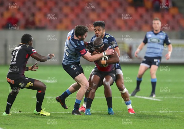 140418 - Southern Kings v Cardiff Blues - Guinness PRO14 - Alex Cuthbert and Rey Lee Lo of Cardiff Blues make the tackle