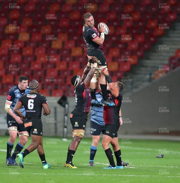 140418 - Southern Kings v Cardiff Blues - Guinness PRO14 - Ruaan Lerm of Southern Kings wins the line out 