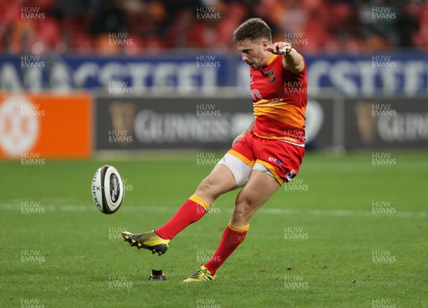020318 - Southern Kings v Dragons - Guinness PRO14 -  Dorian Jones of Dragons converts his own try 