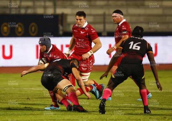261018 - Southern Kings v Scarlets - Guinness PRO14 -  Will Boyde of the Scarlets