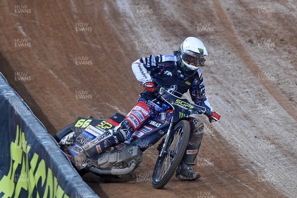 170824 - FIM Speedway Grand Prix 2024 - Principality Stadium, Cardiff - Fredrik Lindgren of Sweden racing during the heats