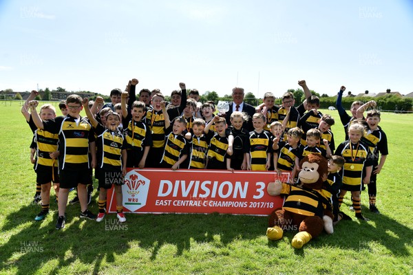 130518 - WRU National Division 3 East Central C - Trophy presentation to St Albans -  