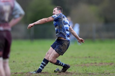 130424 - St Clears RFC v Lampeter Town RFC - Admiral National League 2 West - Dan Griffiths kicks for St Clears 