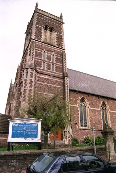 010499 - The Parish Church of St John the Evangelist, Newport