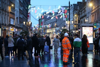 171218 - Picture shows police presence on St Mary's Street, Cardiff centred around the Sandringham Hotel (above Ladbrokes), where it is rumoured to be a hostage situation - 