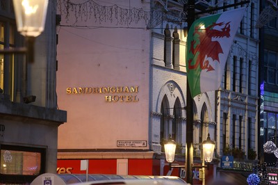 171218 - Picture shows police presence on St Mary's Street, Cardiff centred around the Sandringham Hotel (above Ladbrokes), where it is rumoured to be a hostage situation - 