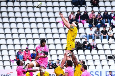 050426 - Stade Francais v Dragons RFC - EPCR Challenge Cup Round of 16 - Ben Carter of Dragons in the line out