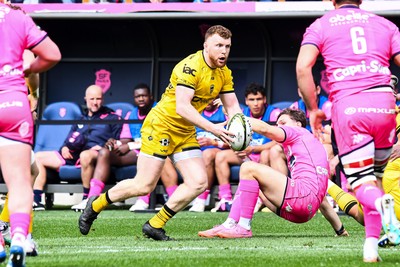 050426 - Stade Francais v Dragons RFC - EPCR Challenge Cup Round of 16 - Aneurin Owen of Dragons