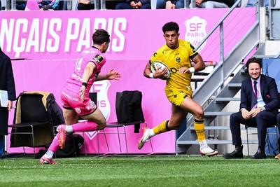 050426 - Stade Francais v Dragons RFC - EPCR Challenge Cup Round of 16 - Rio Dyer of Dragons takes on Charles Laloi of Stade Francais 
