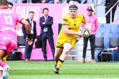 050426 - Stade Francais v Dragons RFC - EPCR Challenge Cup Round of 16 - Brodie Coghlan of Dragons