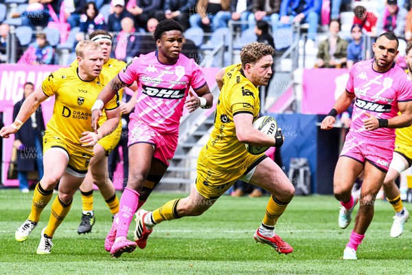 050426 - Stade Francais v Dragons RFC - EPCR Challenge Cup Round of 16 - Angus O’Brien of Dragons on his way to scoring a try
