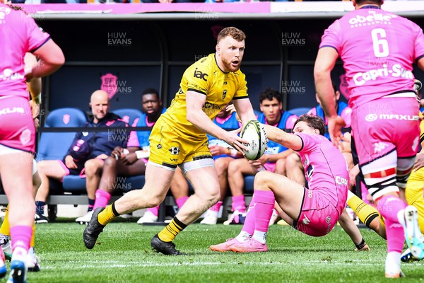 050426 - Stade Francais v Dragons RFC - EPCR Challenge Cup Round of 16 - Aneurin Owen of Dragons