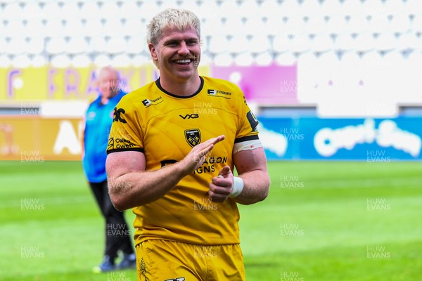 050426 - Stade Francais v Dragons RFC - EPCR Challenge Cup Round of 16 - Aaron Wainwright of Dragons applauds the travelling fans