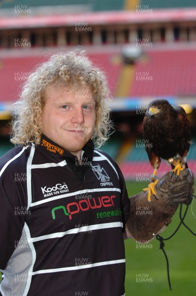 220307  - EDF Energy Cup Semi-Final Preview - Ospreys Captain, Duncan Jones and the Millennium Stadium's resident hawk called 'Dad' before the EDF Energy Cup Semi-Finals between the Ospreys and Cardiff Blues and Sale and Leicester on Saturday 