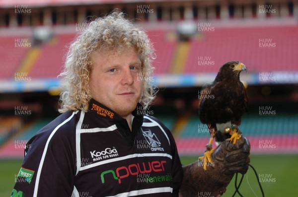 220307  - EDF Energy Cup Semi-Final Preview - Ospreys Captain, Duncan Jones and the Millennium Stadium's resident hawk called 'Dad' before the EDF Energy Cup Semi-Finals between the Ospreys and Cardiff Blues and Sale and Leicester on Saturday 