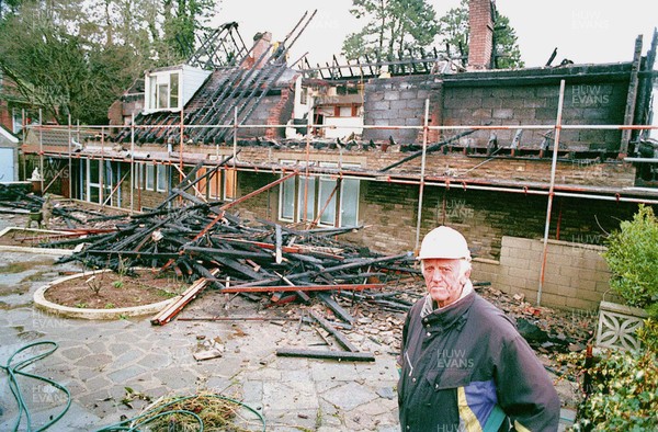 080199 Welsh comedian and former Coronation Street star Stan Stennett outside his fire damaged home in Cardiff