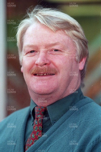 091295 - Bridgend RFC - Steve Fenwick