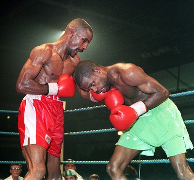 Steve Robinson v Duke Mckenzie 011094