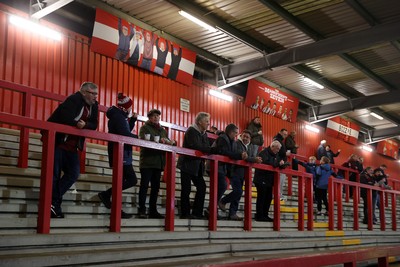 091225 - Stevenage FC v Cardiff City - SkyBet League One - Fans watch the game from the terraces