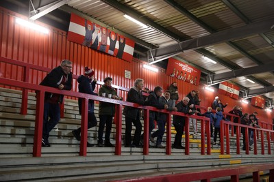 091225 - Stevenage FC v Cardiff City - SkyBet League One - Fans watch the game from the terraces