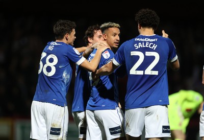 091225 - Stevenage FC v Cardiff City - SkyBet League One - Callum Robinson of Cardiff celebrates scoring a goal with team mates