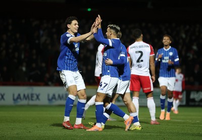 091225 - Stevenage FC v Cardiff City - SkyBet League One - Callum Robinson of Cardiff celebrates scoring a goal with team mates