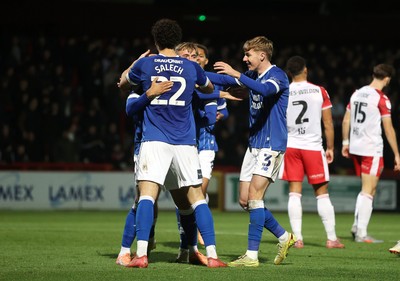 091225 - Stevenage FC v Cardiff City - SkyBet League One - Callum Robinson of Cardiff celebrates scoring a goal with team mates