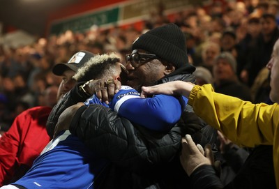 091225 - Stevenage FC v Cardiff City - SkyBet League One - Callum Robinson of Cardiff with fans at full time