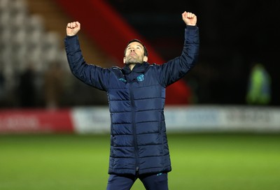 091225 - Stevenage FC v Cardiff City - SkyBet League One - Cardiff City Manager Brian Barry-Murphy celebrates at full time