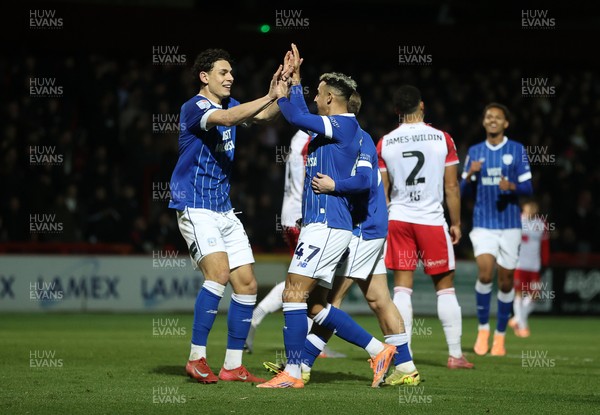 091225 - Stevenage FC v Cardiff City - SkyBet League One - Callum Robinson of Cardiff celebrates scoring a goal with team mates