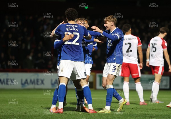 091225 - Stevenage FC v Cardiff City - SkyBet League One - Callum Robinson of Cardiff celebrates scoring a goal with team mates