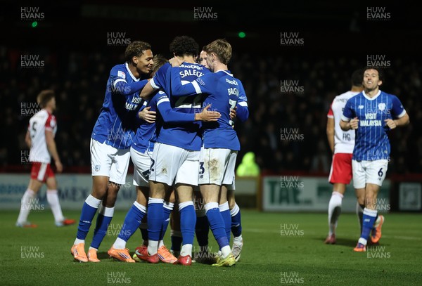 091225 - Stevenage FC v Cardiff City - SkyBet League One - Callum Robinson of Cardiff celebrates scoring a goal with team mates