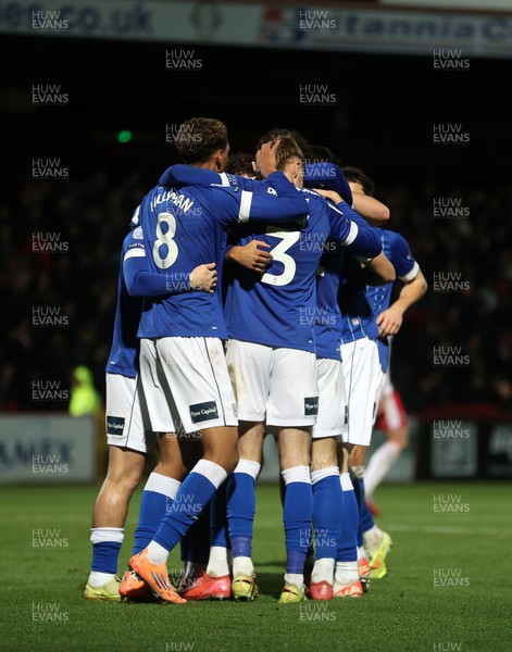 091225 - Stevenage FC v Cardiff City - SkyBet League One - Callum Robinson of Cardiff celebrates scoring a goal with team mates