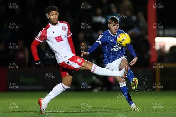 091225 - Stevenage FC v Cardiff City - SkyBet League One - Joel Bagan of Cardiff is challenged by Chem Campbell of Stevenage 