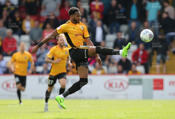 050817 - Stevenage v Newport County, Sky Bet League 2 - Lamar Reynolds of Newport County stretches to reach the ball