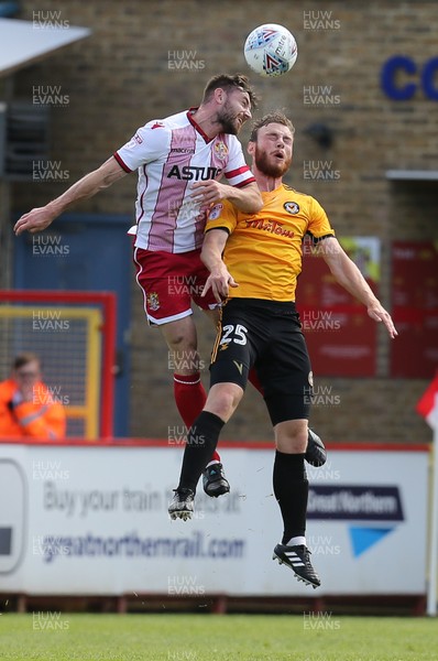 050817 - Stevenage v Newport County, Sky Bet League 2 - Danny Newton of Stevenage and Mark O'Brien of Newport County compete for the ball