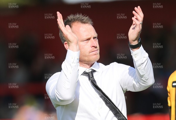050817 - Stevenage v Newport County, Sky Bet League 2 - Newport County manager Mike Flynn applauds the travelling supporters at the end of the match